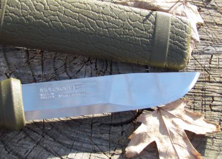 Нож Mora Outdoor 2000, олива